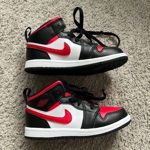 Jordan 1 Mid 10c